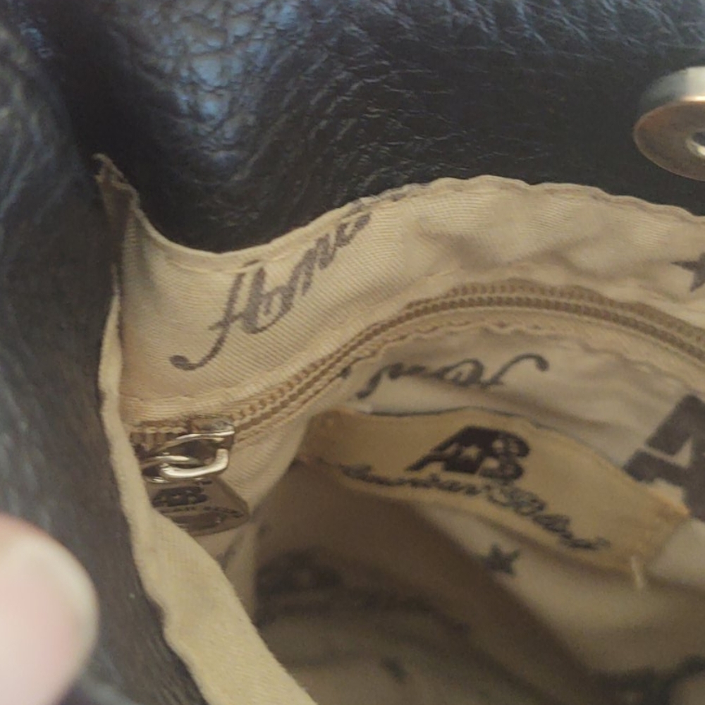 Skull crossbody purse - Picture 5 of 7
